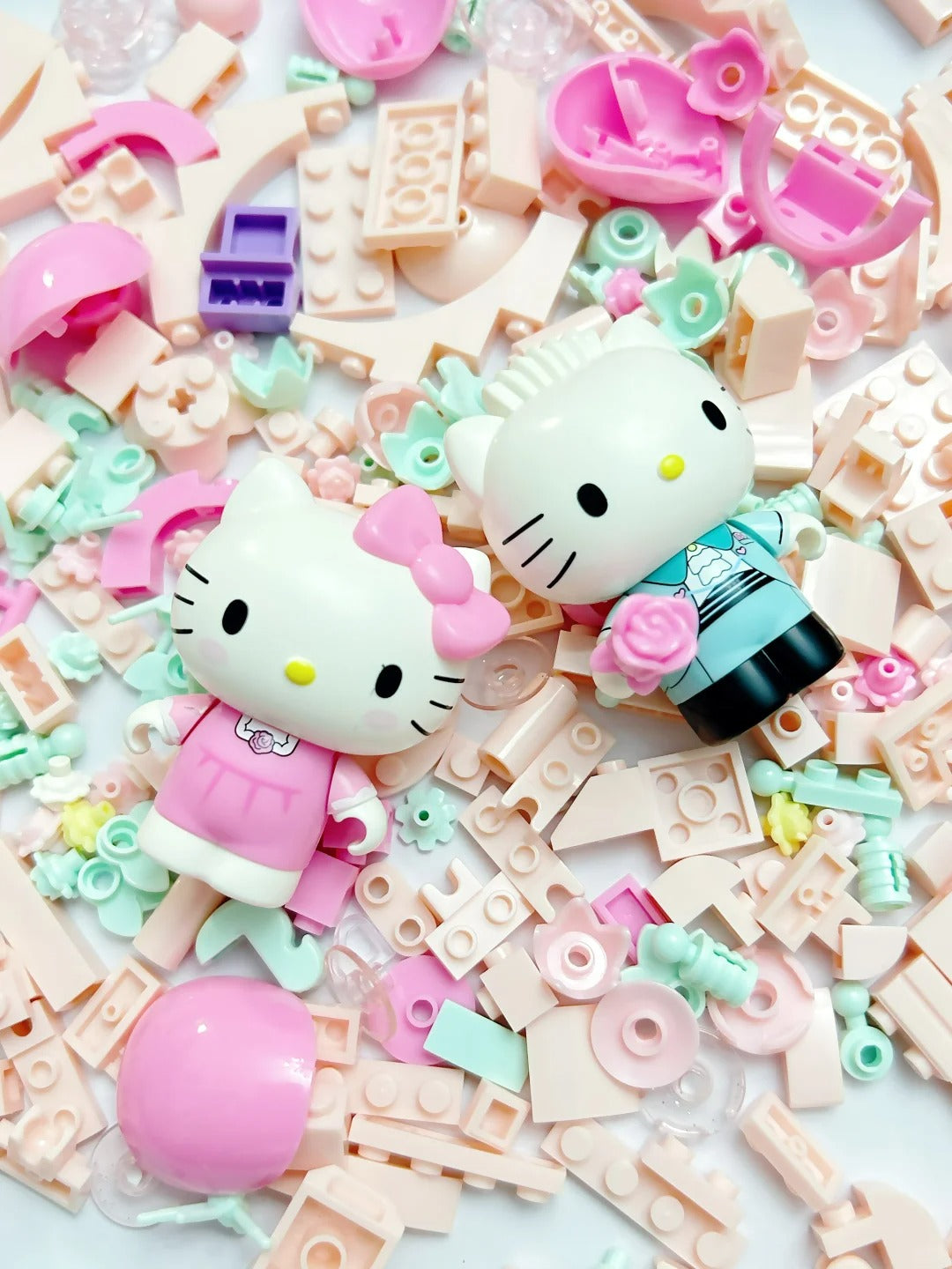 Hello Kitty Moonlight Love Song Building Block Music Box