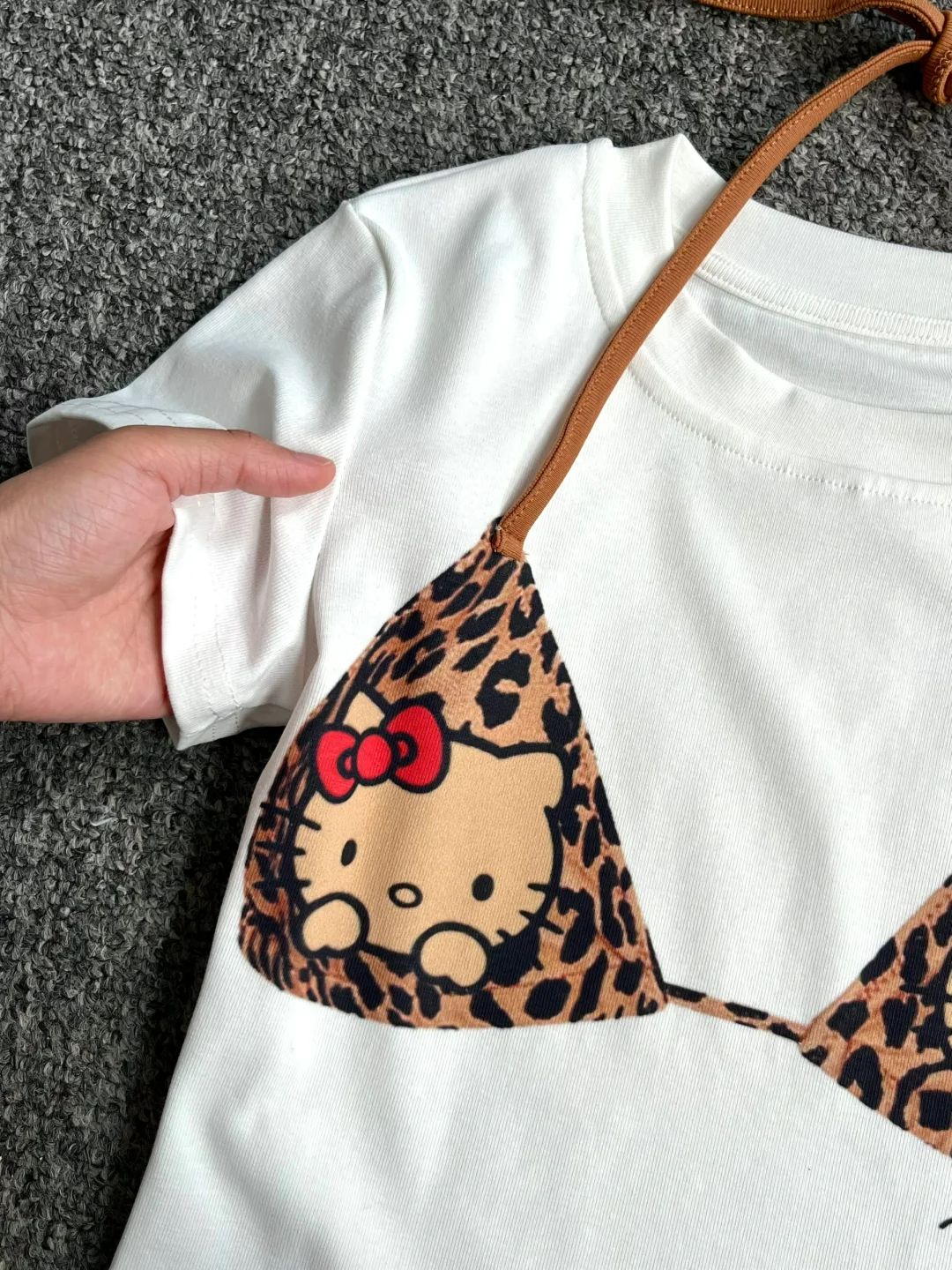 Hello Kitty Short-Sleeved T-Shirt, Fetro Leopard Print, Bikini Design
