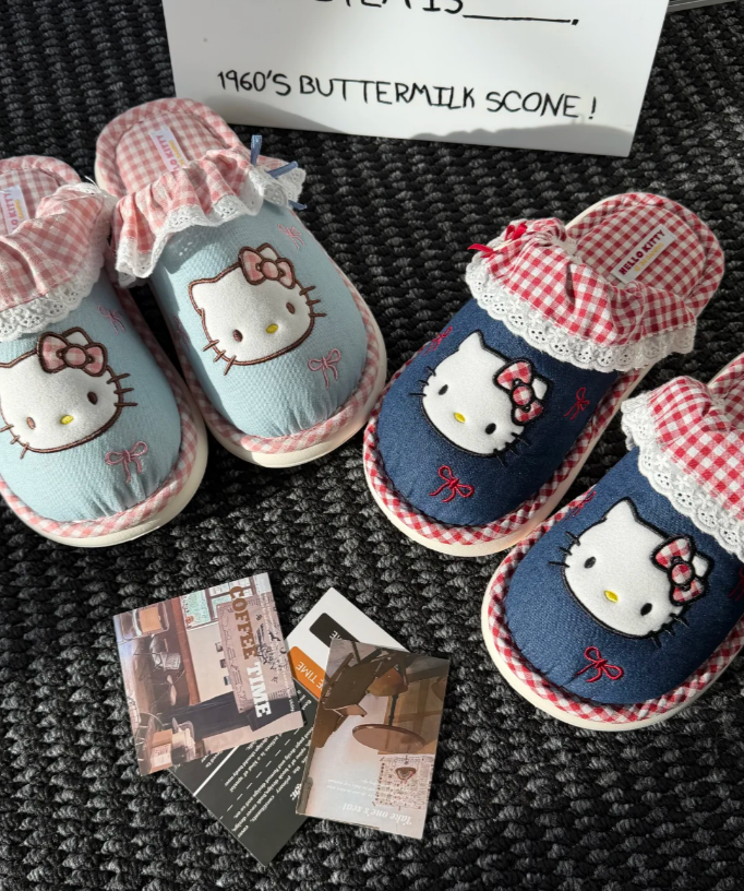HK lace-trimmed slippers