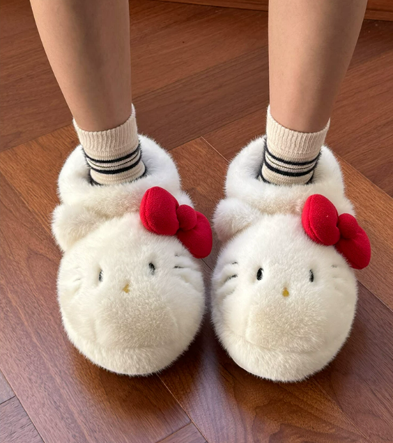 HK closed-toe slippers for warmth