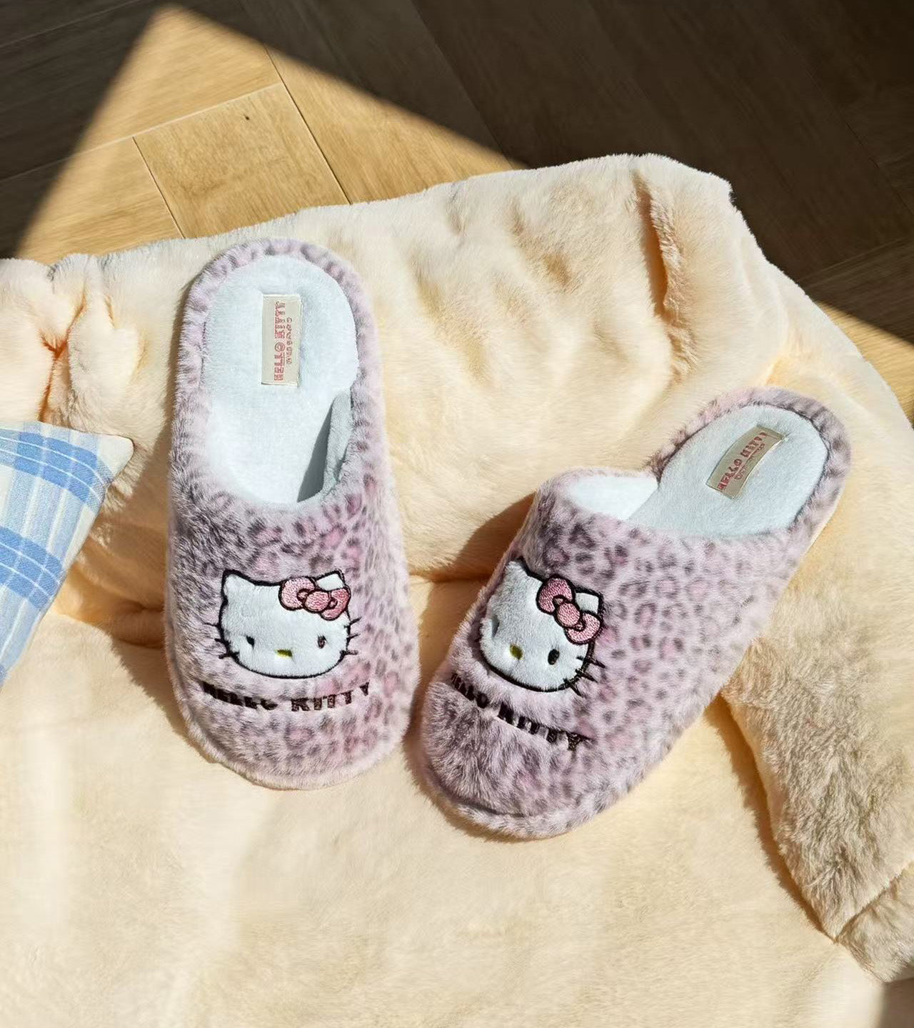 Hello Kitty Leopard Fluffy Slipper
