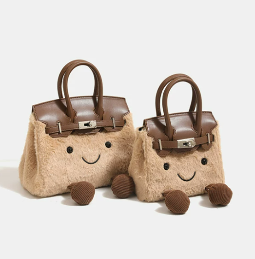 Plush and fluffy handbag/crossbody bag