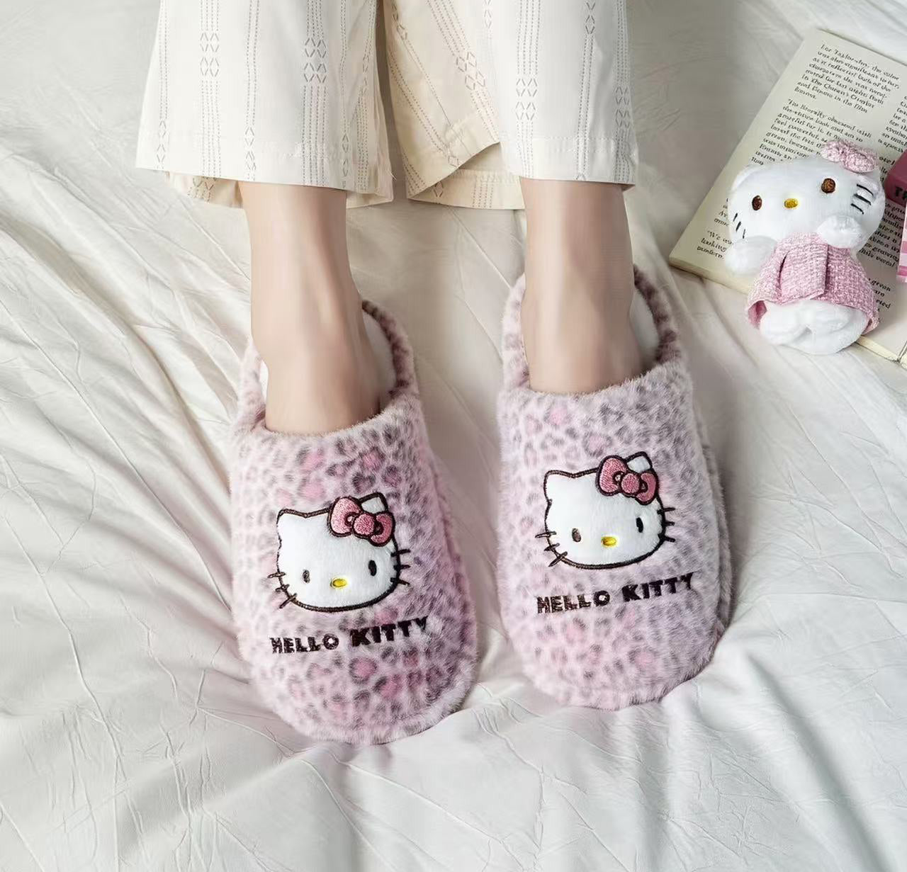 Hello Kitty Leopard Fluffy Slipper
