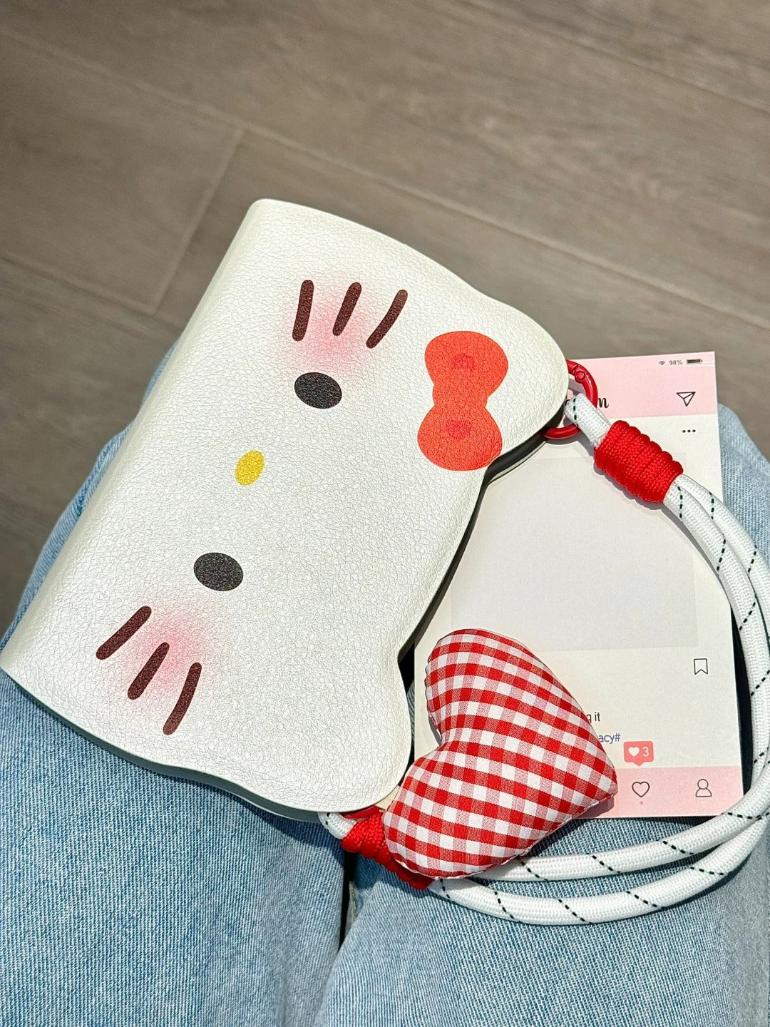 Hello Kitty Flip phone case with love pendant