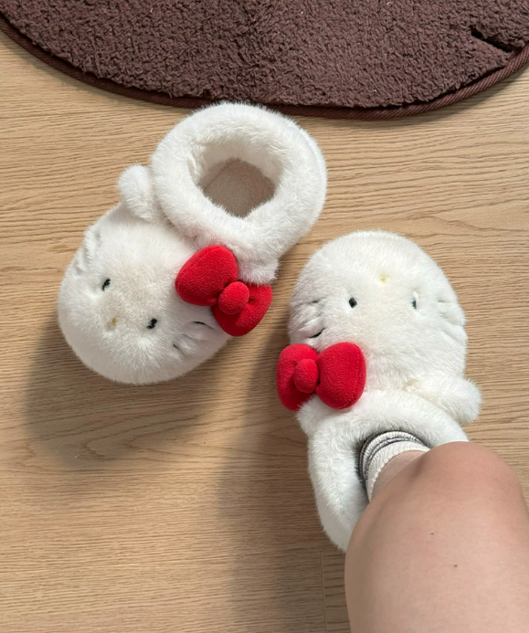 HK closed-toe slippers for warmth