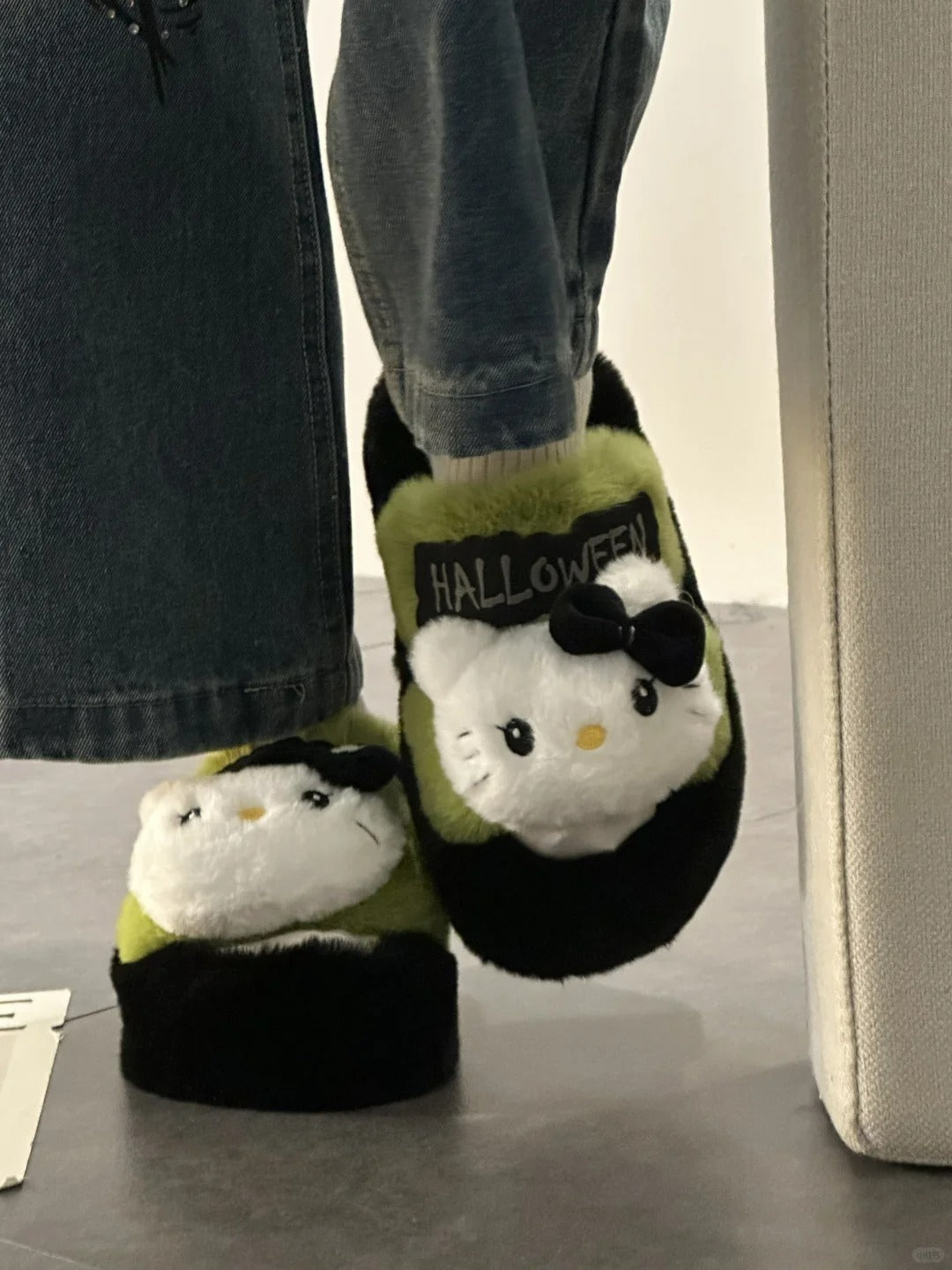 Hello Kitty Halloween Fluffy Slippers Cute home slippers